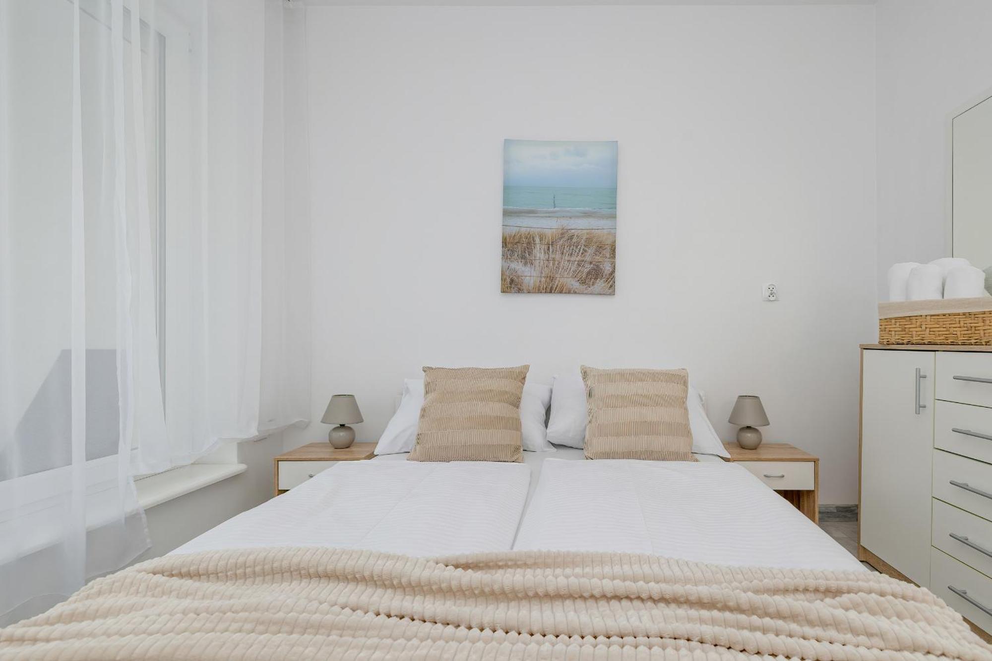 Apartment Family Herberta With Terrace And Parking By Rent Like