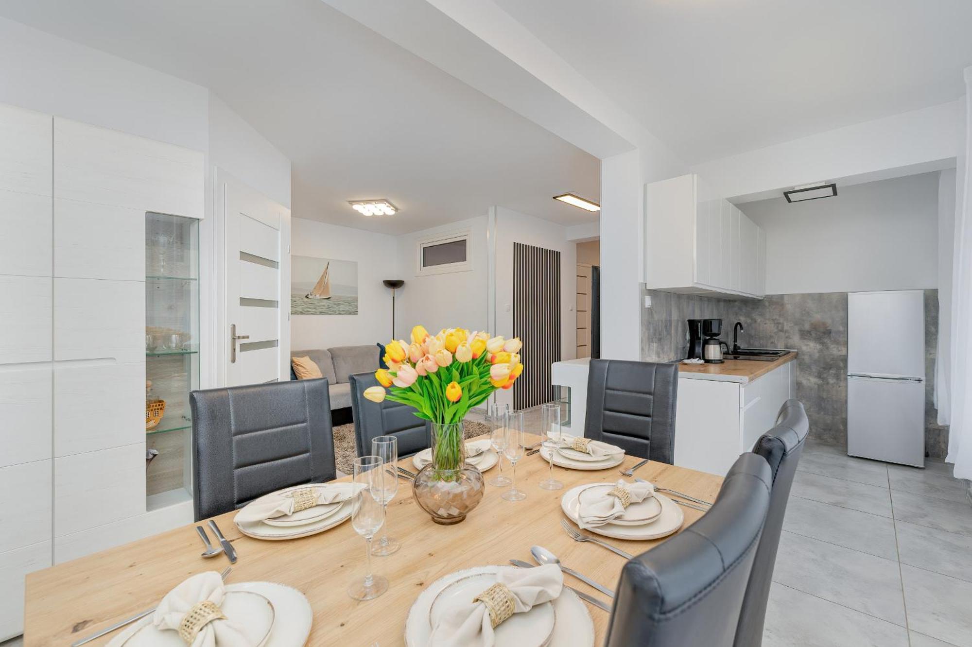 Family Herberta With Terrace And Parking By Rent Like Apartment *