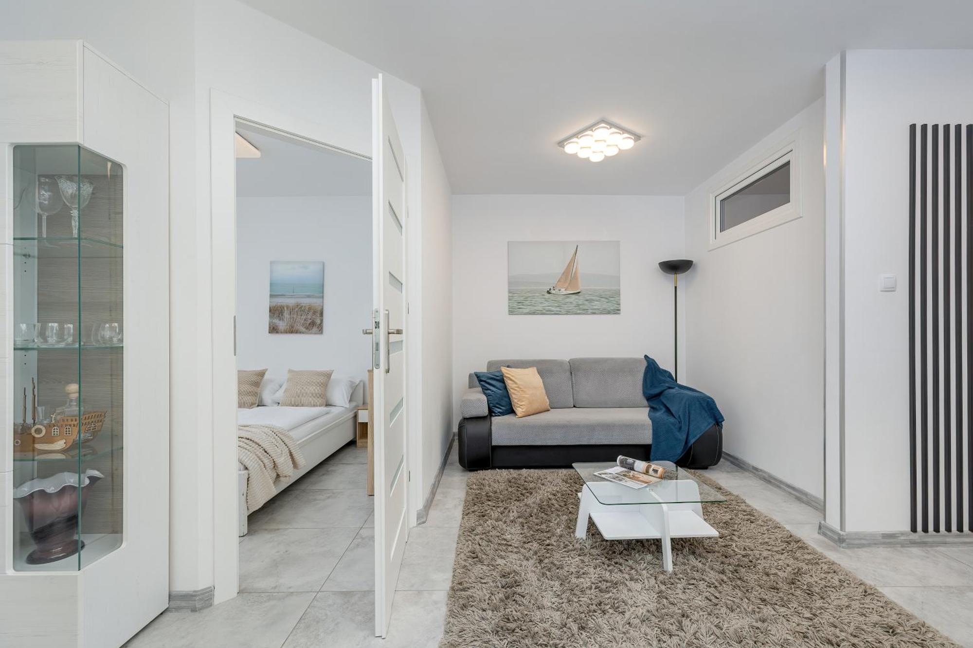 Family Herberta With Terrace And Parking By Rent Like Apartment *