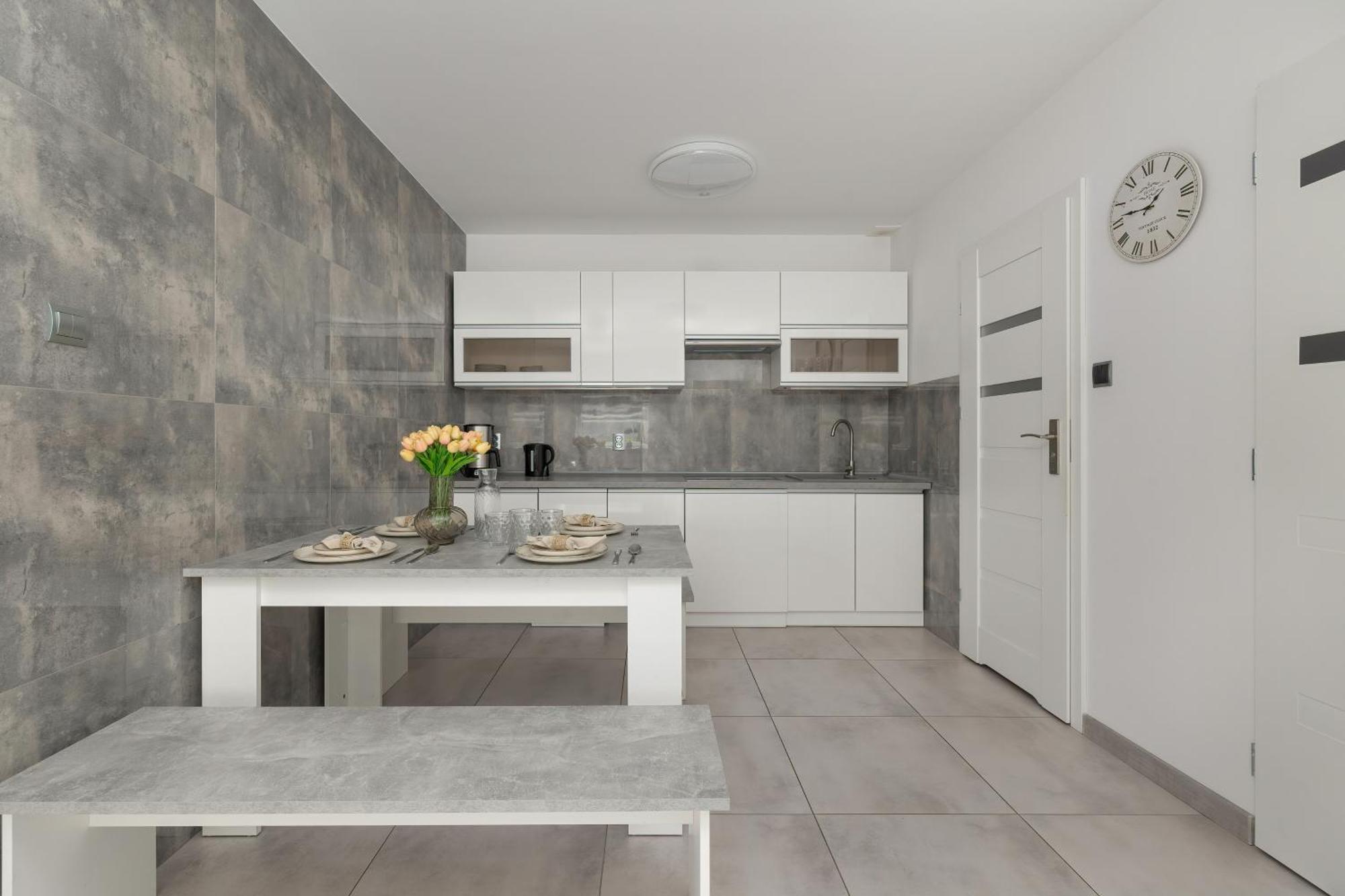 Family Herberta With Terrace And Parking By Rent Like Apartment *